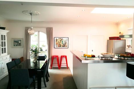 Photo of property in 144 Breaker Bay Road, Breaker Bay, Wellington, 6022