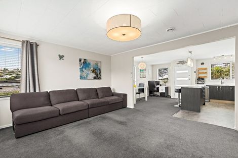 Photo of property in 50 Allington Road, Massey, Auckland, 0614