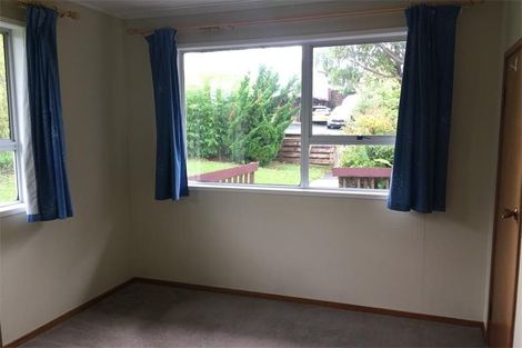 Photo of property in 3 Lavery Place, Sunnynook, Auckland, 0632