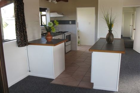Photo of property in 1/51b Sunset Road, Totara Vale, Auckland, 0632