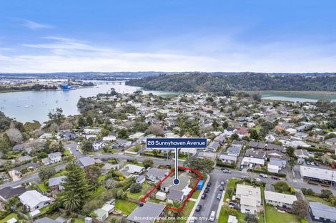 Photo of property in 28 Sunnyhaven Avenue, Beach Haven, Auckland, 0626