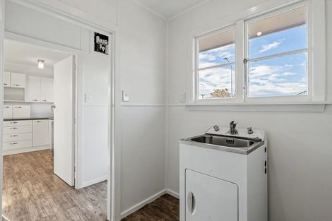 Photo of property in 11 Beatrice Place, Avonhead, Christchurch, 8042