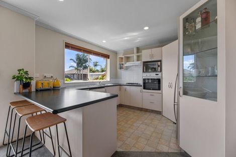 Photo of property in 12 Beachmere Place, Papamoa Beach, Papamoa, 3118