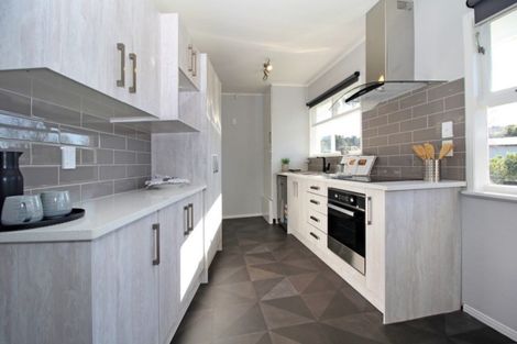 Photo of property in 6 Lawrence Crescent, Hillpark, Auckland, 2102