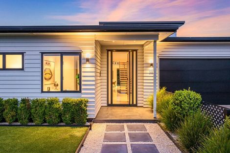 Photo of property in 22 Kahika Grove, Huapai, Kumeu, 0810