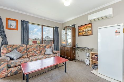 Photo of property in 12 Newton Place, Westbrook, Palmerston North, 4412