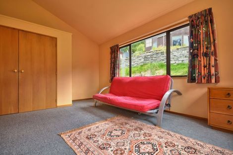 Photo of property in 116a Wynyard Crescent, Fernhill, Queenstown, 9300