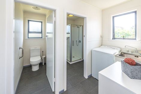 Photo of property in 21 Omori Place, Castlecliff, Whanganui, 4501