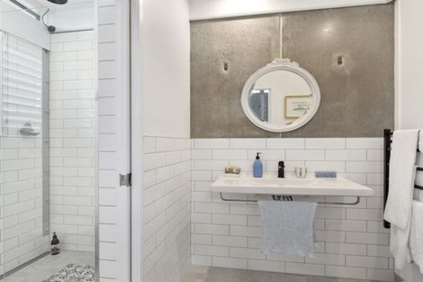 Photo of property in 5 Harbour View Road, Point Wells, Warkworth, 0986