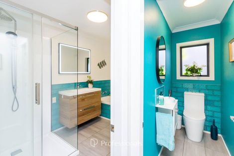 Photo of property in 53 Riverstone Drive, Riverstone Terraces, Upper Hutt, 5018