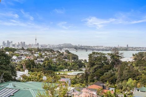 Photo of property in 88 Onewa Road, Northcote Point, Auckland, 0627