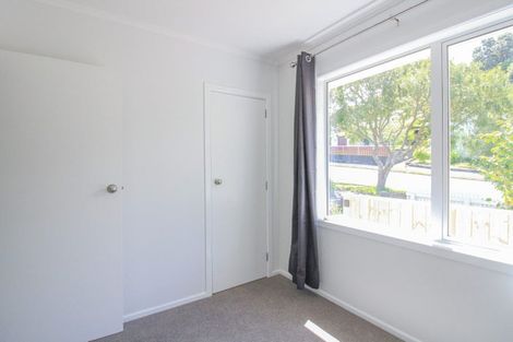 Photo of property in 2 Magnolia Grove, Maungaraki, Lower Hutt, 5010