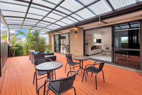 Photo of property in 12 San Casello Rise, Henderson, Auckland, 0612