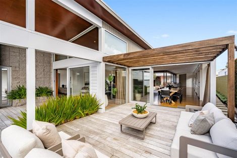 Photo of property in 58 Seacliffe Avenue, Belmont, Auckland, 0622