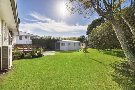 Photo of property in 39 Paragon Avenue, Beach Haven, Auckland, 0626