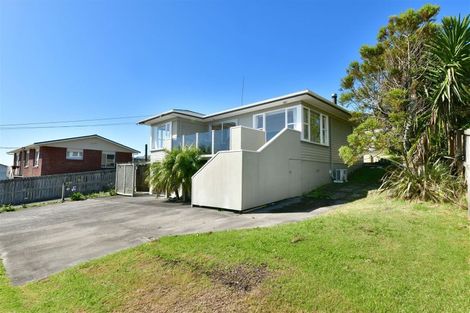 Photo of property in 25 Brightside Road, Stanmore Bay, Whangaparaoa, 0932