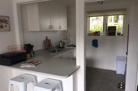 Photo of property in 2/10 William Bond Street, Stanley Point, Auckland, 0624