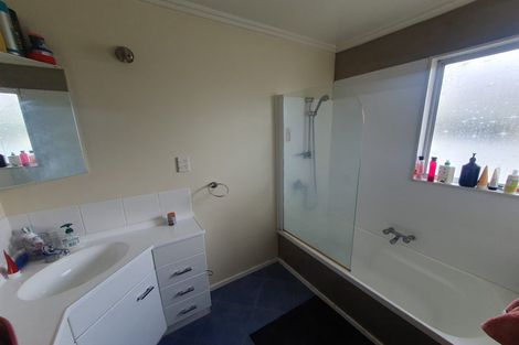 Photo of property in 52 Somerset Crescent, Highbury, Palmerston North, 4412