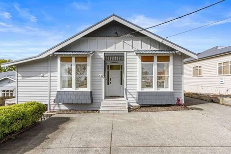 Photo of property in 88 Onewa Road, Northcote Point, Auckland, 0627