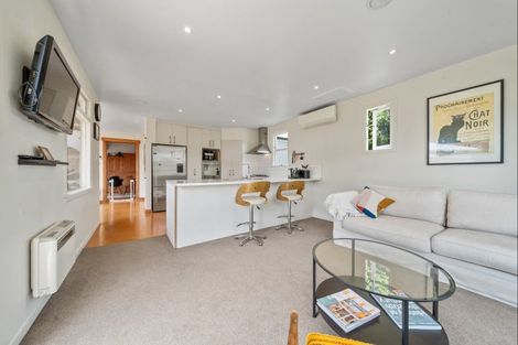 Photo of property in 180 Brooklands Road, Vogeltown, New Plymouth, 4310