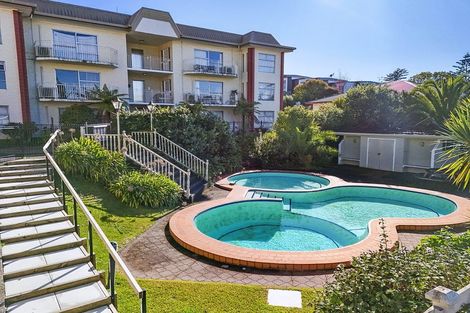 Photo of property in 2/10 Hunter Street, Hamilton Lake, Hamilton, 3204