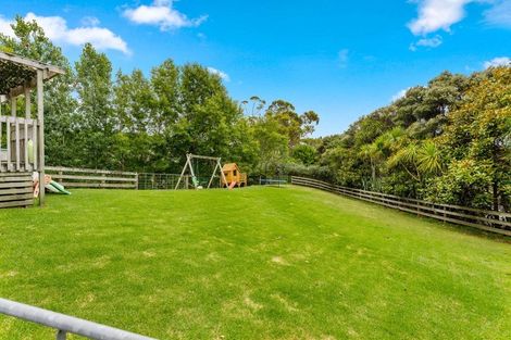Photo of property in 2 Slater Road, South Head, Helensville, 0874