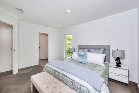 Photo of property in 38 Harbour Lights Close, West Harbour, Auckland, 0618