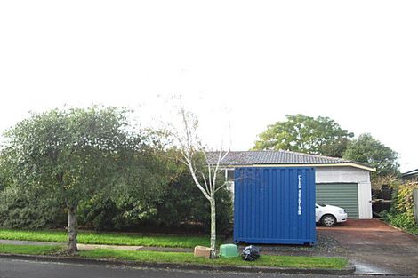 Photo of property in 2 Glennandrew Drive, Half Moon Bay, Auckland, 2012