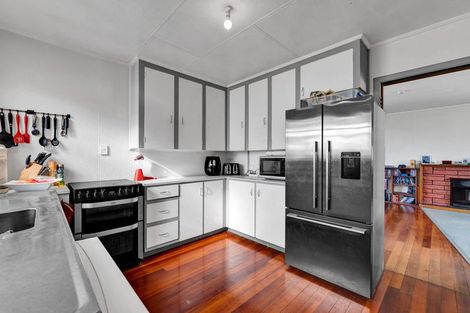 Photo of property in 9 Grey Street, Normanby, Hawera, 4614