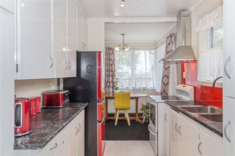 Photo of property in 1/23 Merton Avenue, Glenfield, Auckland, 0627