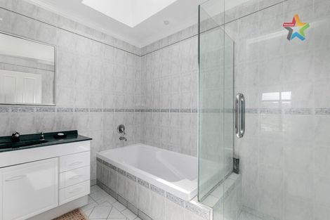 Photo of property in 95 Viewmont Drive, Harbour View, Lower Hutt, 5010