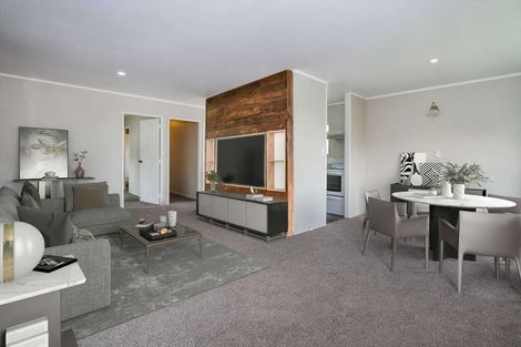 Photo of property in 2/332 Whangaparaoa Road, Stanmore Bay, Whangaparaoa, 0932