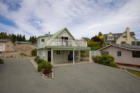 Photo of property in 16 O'neill Place, Lake Tekapo, 7999