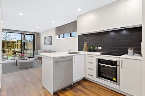 Photo of property in 125d Woodglen Road, Glen Eden, Auckland, 0602