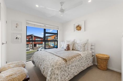 Photo of property in 58 Turret Lane, Hobsonville, Auckland, 0616