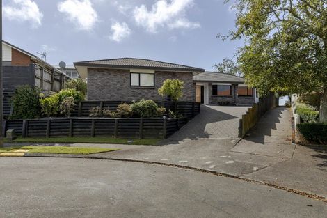 Photo of property in 15 Sandel Rise, Merrilands, New Plymouth, 4312
