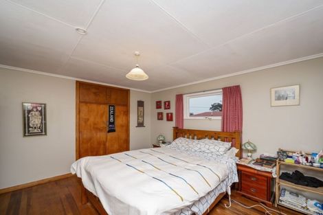 Photo of property in 1 Aytoun Street, Opunake, 4616