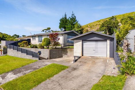 Photo of property in 15 Shaldon Crescent, Blagdon, New Plymouth, 4310