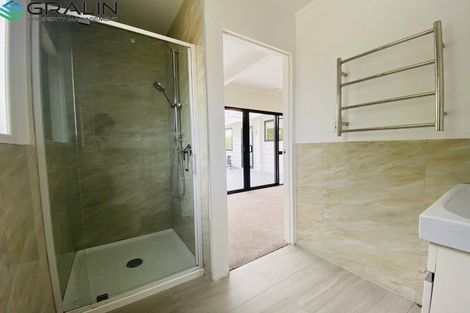 Photo of property in 32 Kelman Road, Kelston, Auckland, 0602