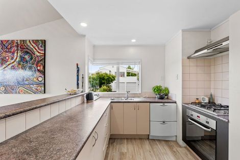 Photo of property in 2/63 College Road, Northcote, Auckland, 0627