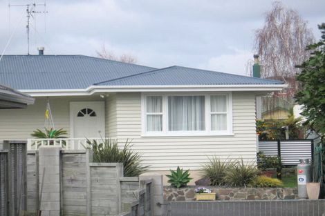 Photo of property in 212 Ngatai Road, Otumoetai, Tauranga, 3110