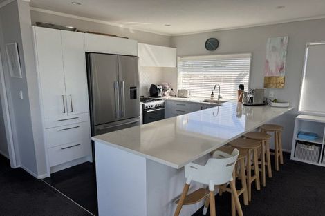 Photo of property in 129 Maungaraki Road, Korokoro, Lower Hutt, 5012