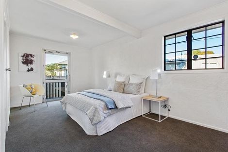 Photo of property in 30 Barrys Road, Glendene, Auckland, 0602