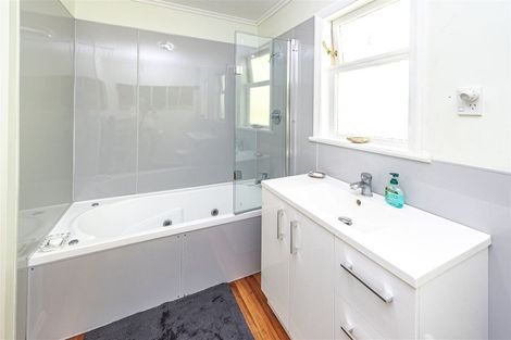 Photo of property in 16 Mount View Road, Bastia Hill, Whanganui, 4500