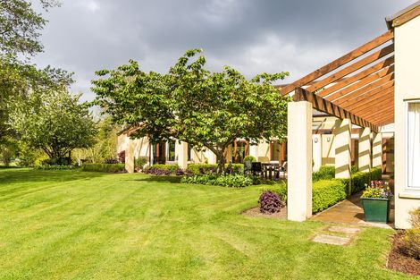 Photo of property in 280 Gillespie Place, Acacia Bay, Taupo, 3385