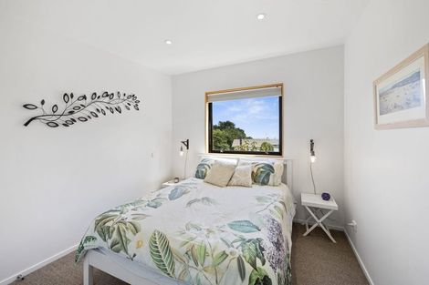 Photo of property in 76 Cutfield Road, New Plymouth, 4310