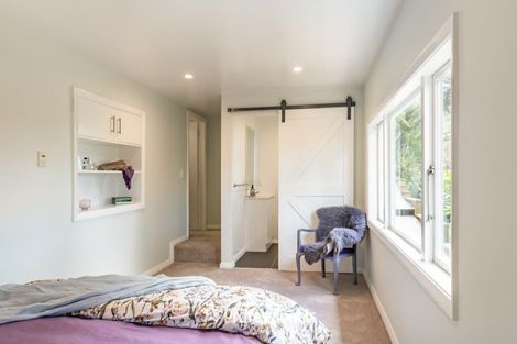 Photo of property in 24 Miromiro Road, Normandale, Lower Hutt, 5010