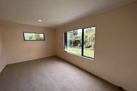 Photo of property in 12 Lone Tree Avenue, Te Atatu Peninsula, Auckland, 0610
