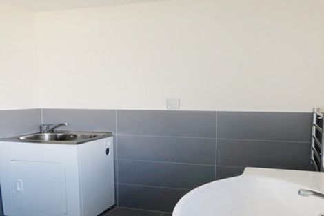 Photo of property in 17 Preston Avenue, Henderson, Auckland, 0610