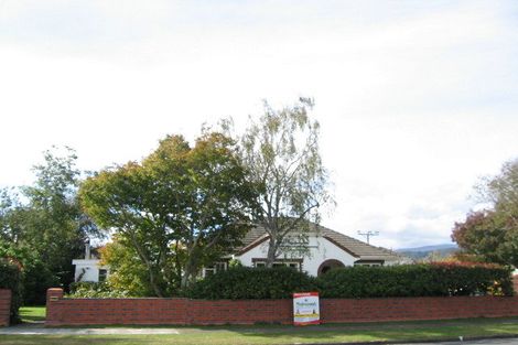 Photo of property in 5 Bathurst Street, Silverstream, Upper Hutt, 5019